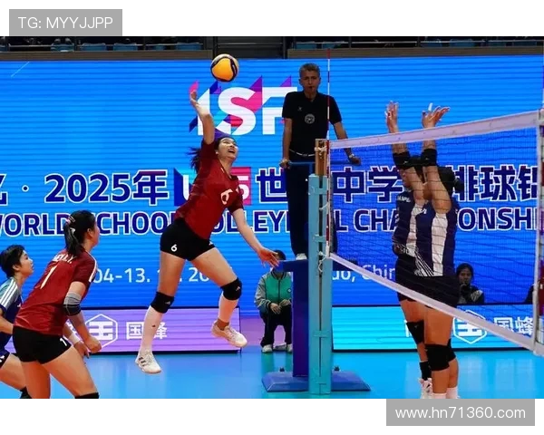 中国女排迎战乌克兰女排全力争胜展现拼搏精神与团队合作魅力